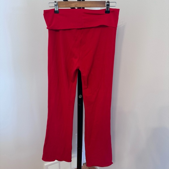 SKIMS Cherry Red Foldover Flare Yoga Pants - Picture 4 of 7